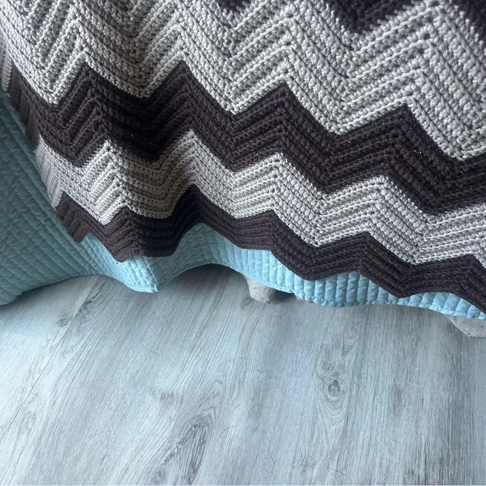 vintage 70s Brown and Cream Beige Chevron Afghan Blanket Throw Grandma